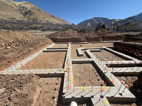 Photo of 829 S 2200 St E, Springville, UT 84663 (MLS # 2145214)