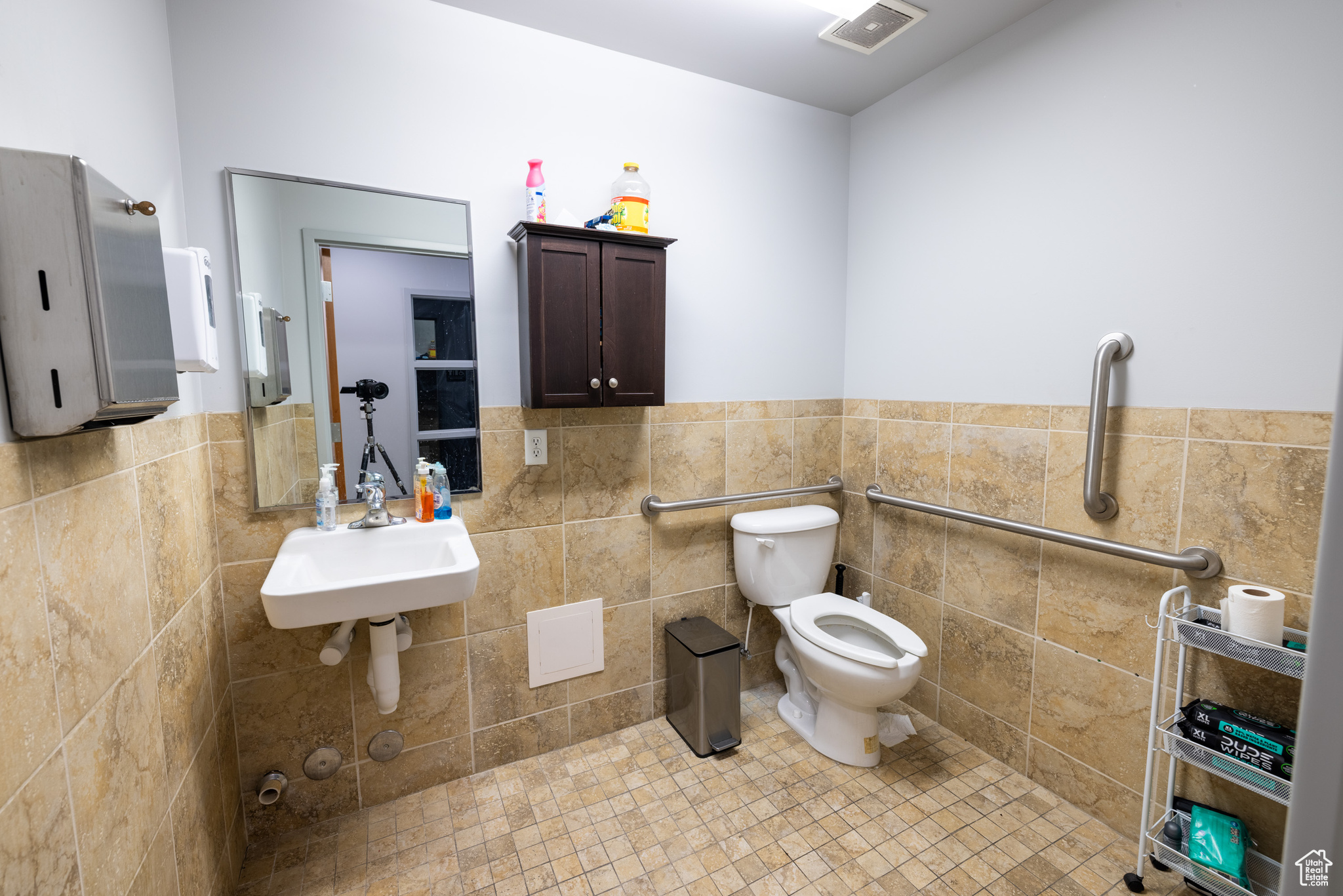 AF9 CONDO - Commercial Lease