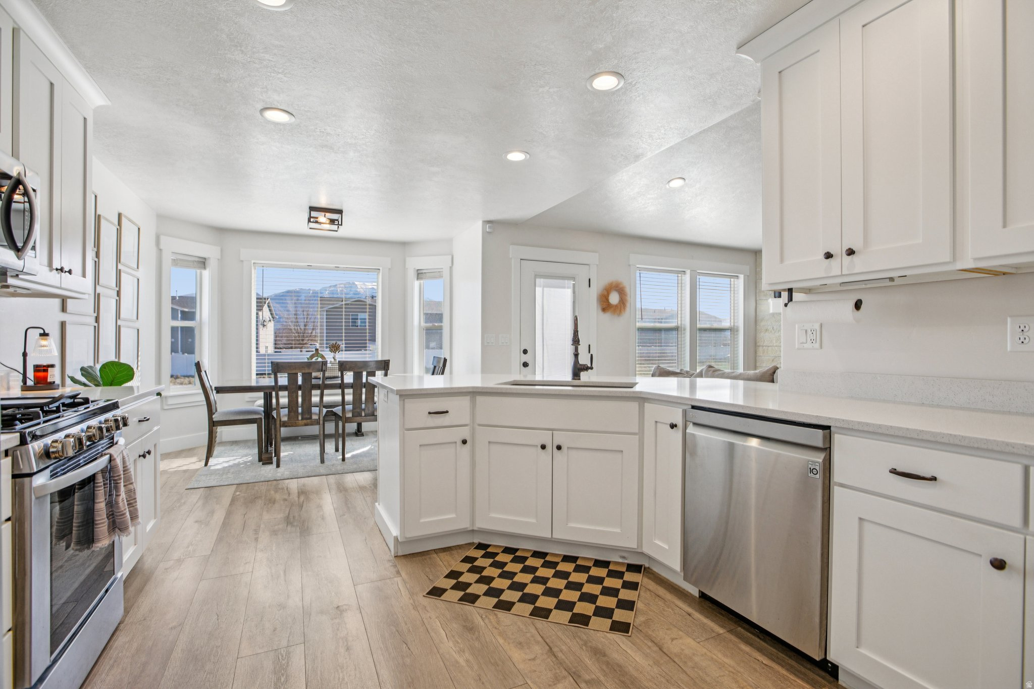 CHADAZ ESTATES - Residential