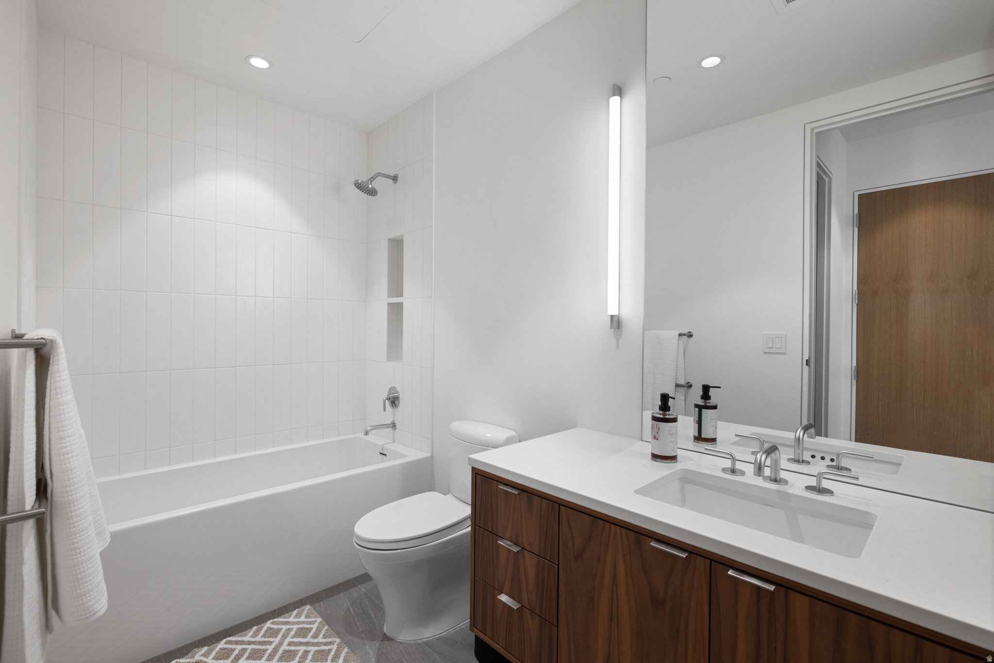 FOUNDERS PLACE - Residential