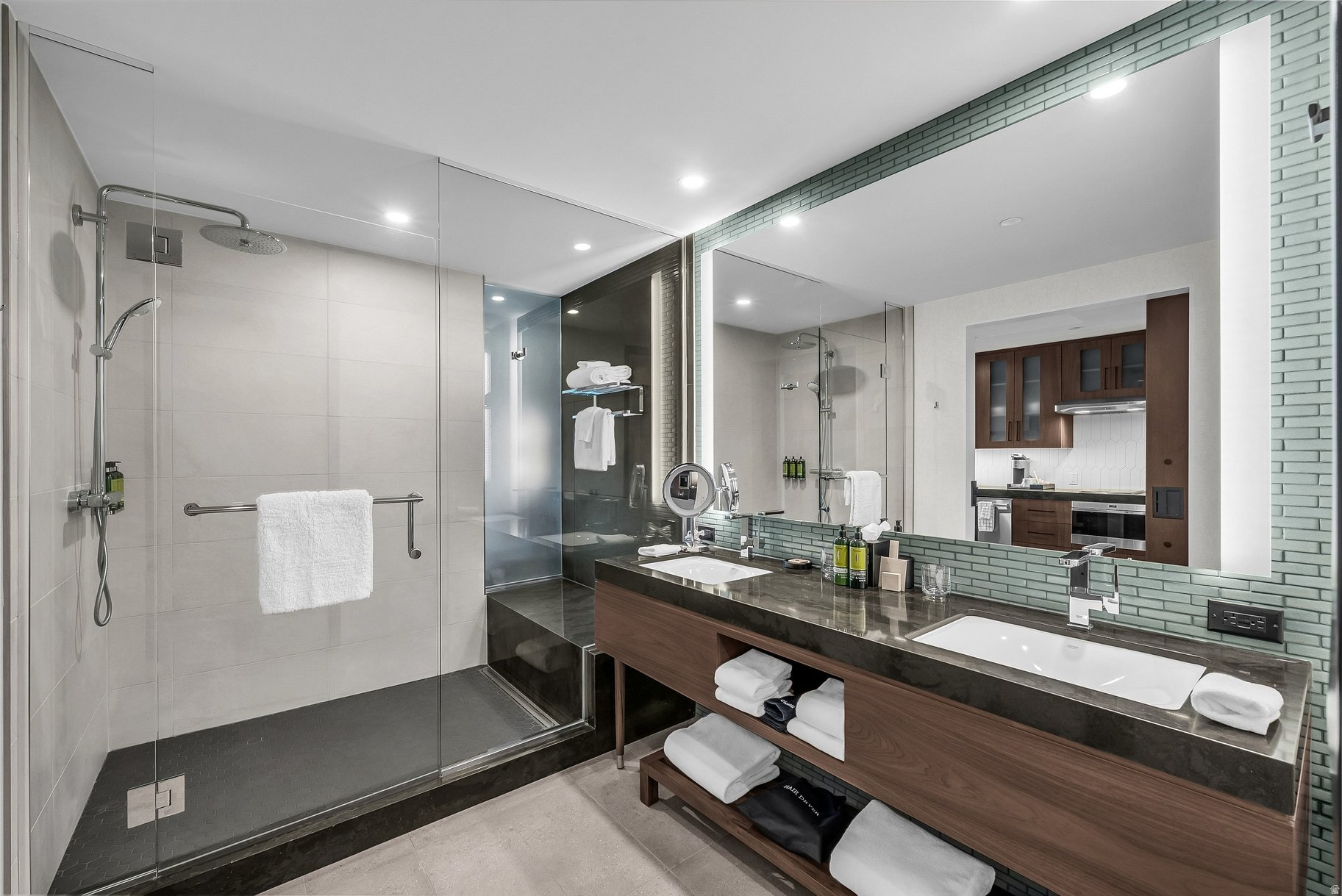 BLACK DESERT RESORT CENTER - Residential