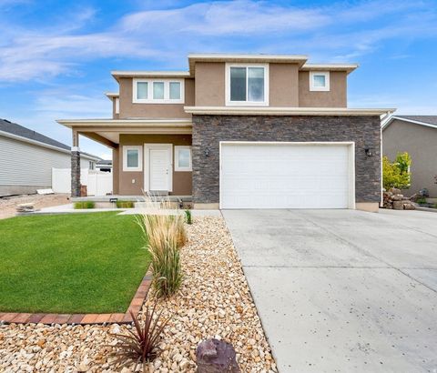 Photo of 4222 N SHIRLEY LN E, Eagle Mountain, UT 84005 (MLS # 2161043)