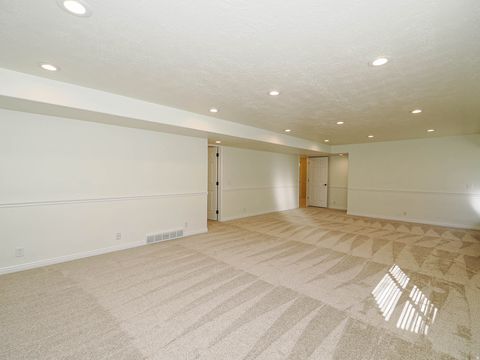 Tiny photo for 9909 S DREAM CIR W, South Jordan, UT 84095 (MLS # 2120494)