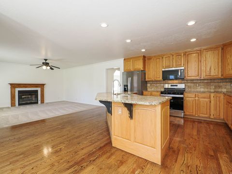 Tiny photo for 9909 S DREAM CIR W, South Jordan, UT 84095 (MLS # 2120494)