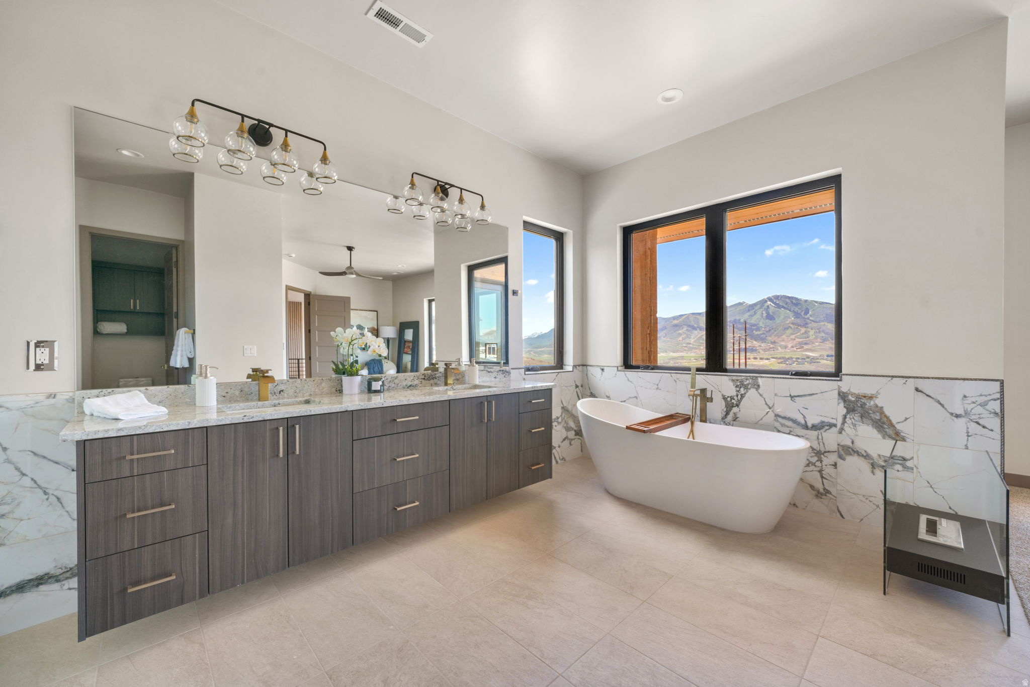 HIDEOUT CANYON - Residential