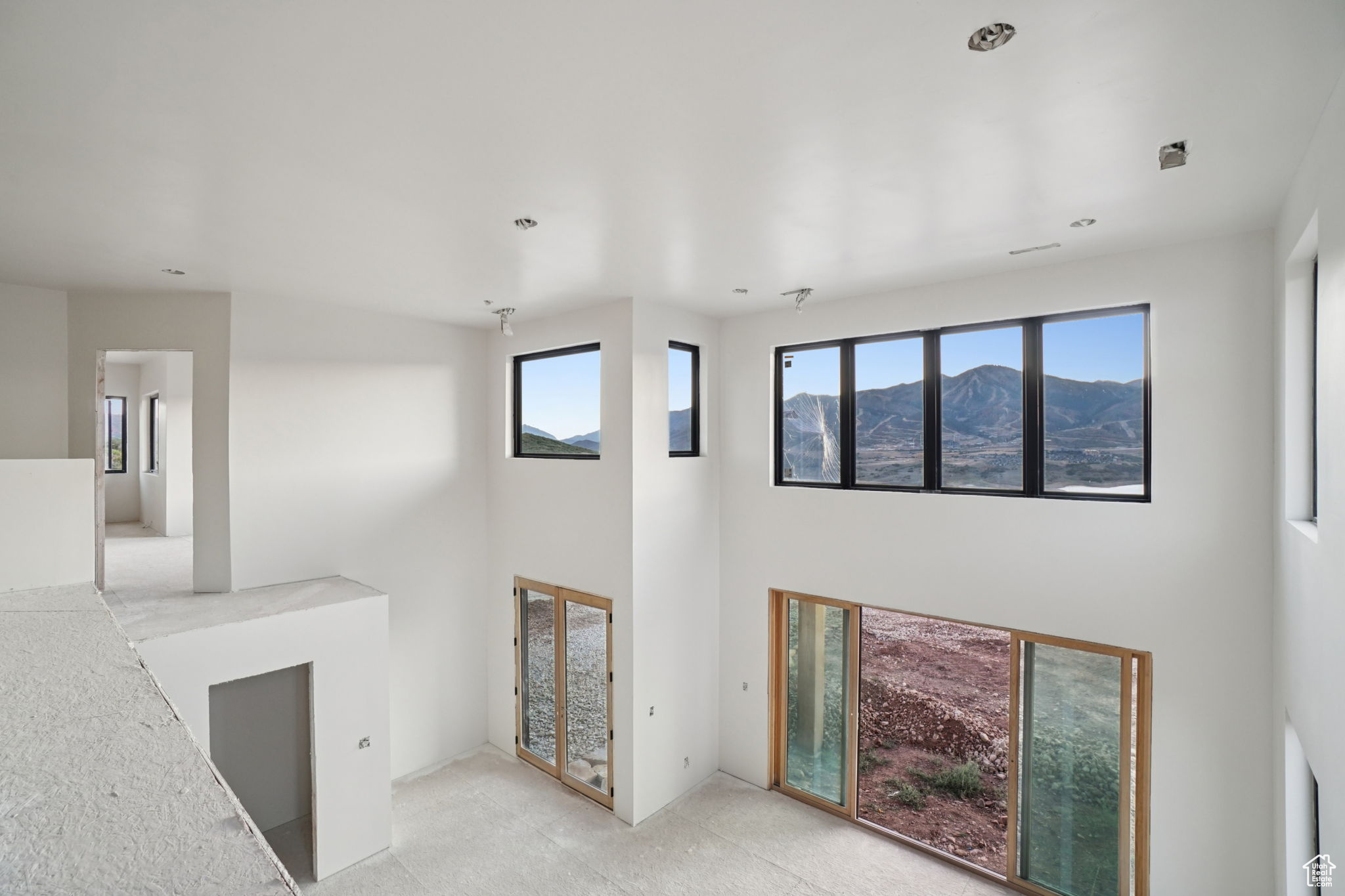 HIDEOUT CANYON - Residential