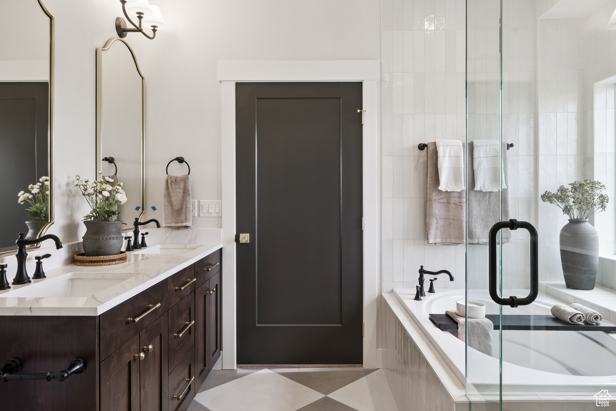 SADIES GLENN - Residential