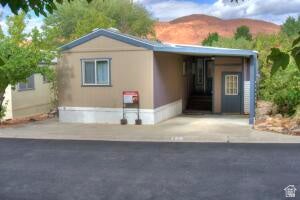 Photo of 128 OVERLOOK DR, Hurricane, UT 84737 (MLS # 2186683)