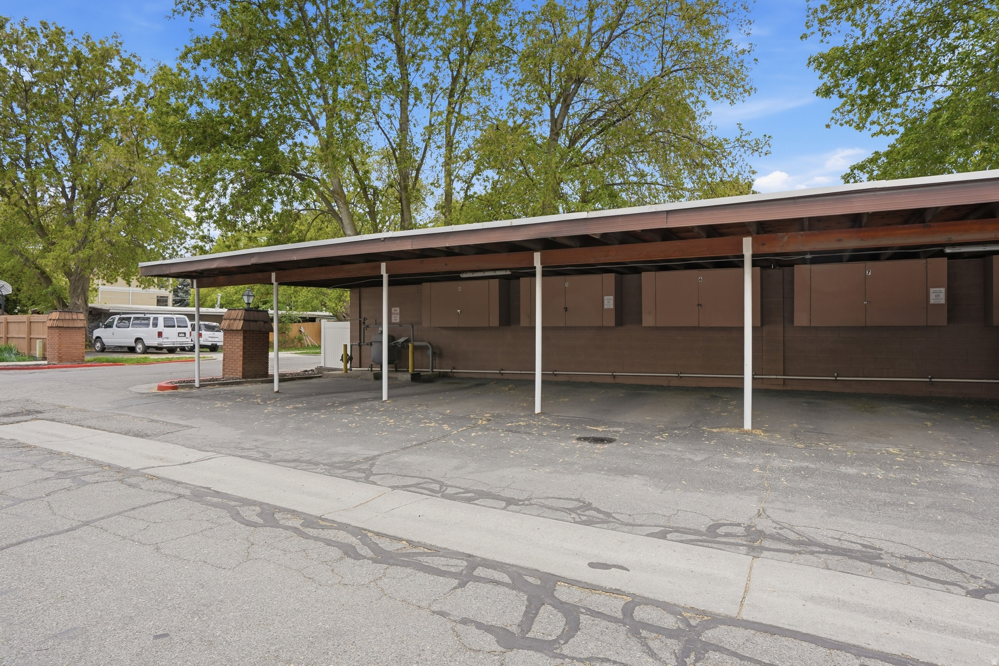 SILVER MAPLES - Residential