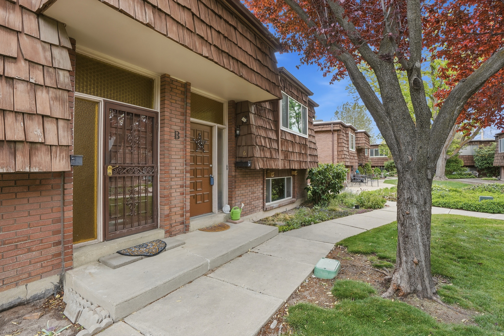 SILVER MAPLES - Residential