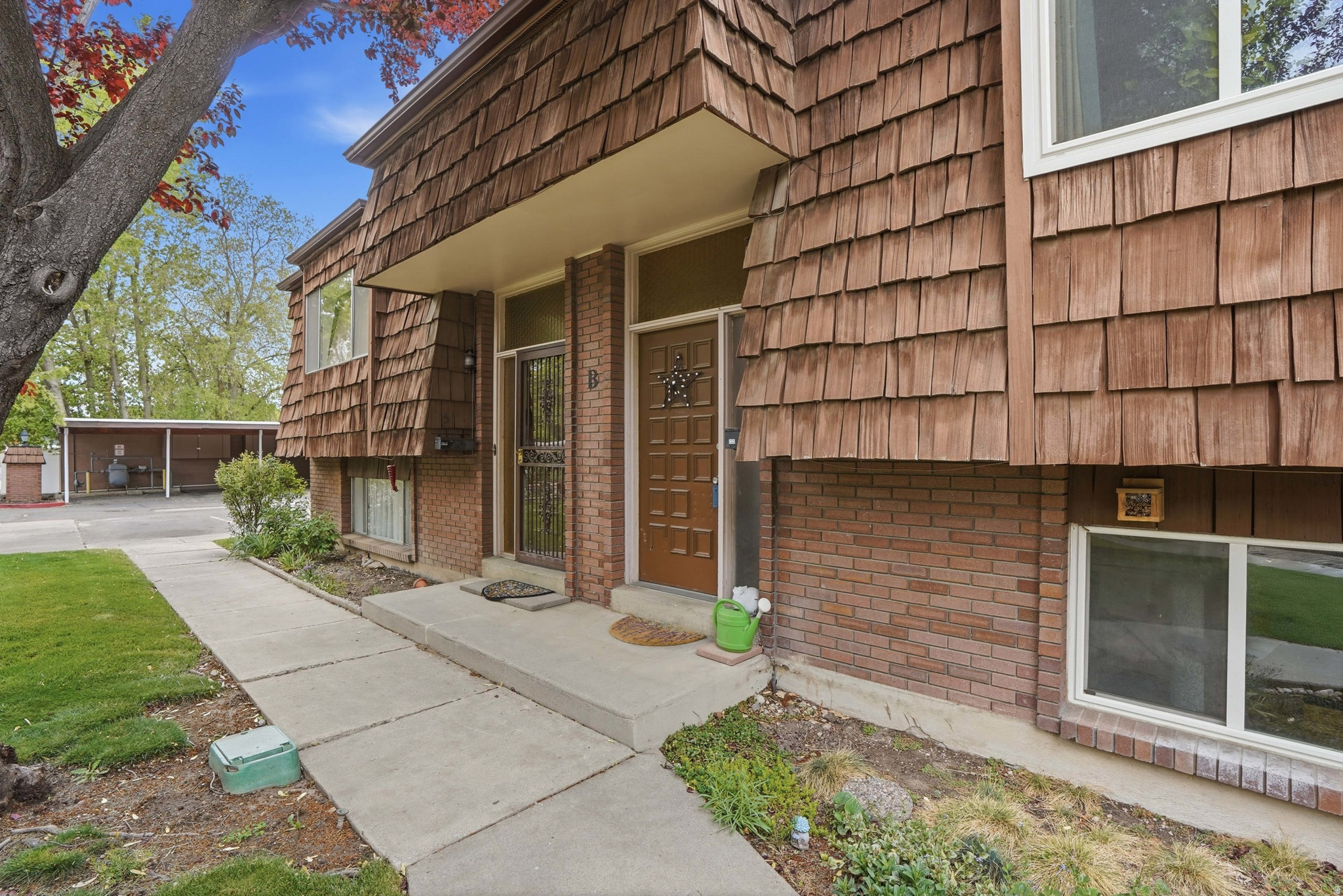 SILVER MAPLES - Residential