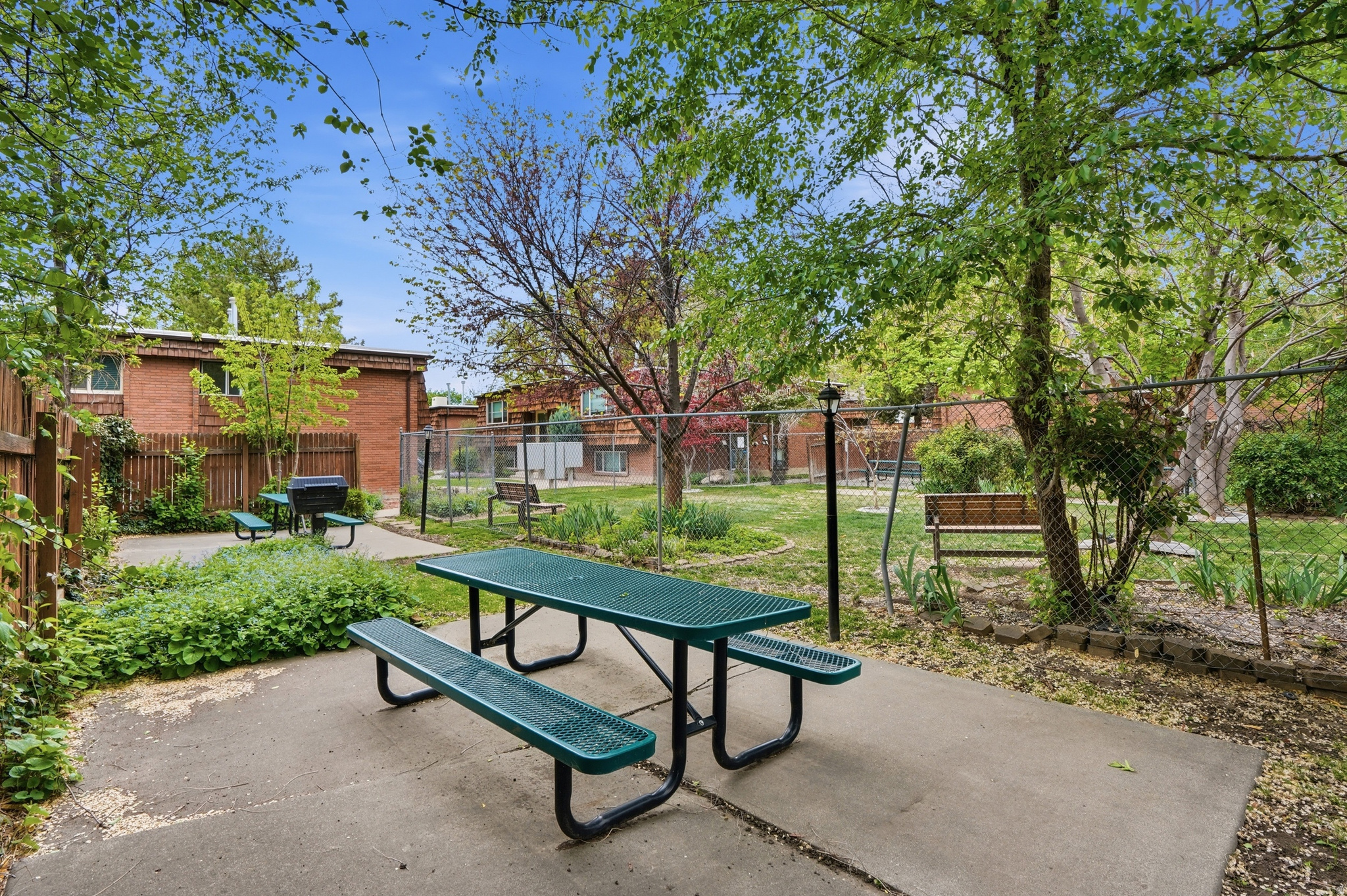 SILVER MAPLES - Residential