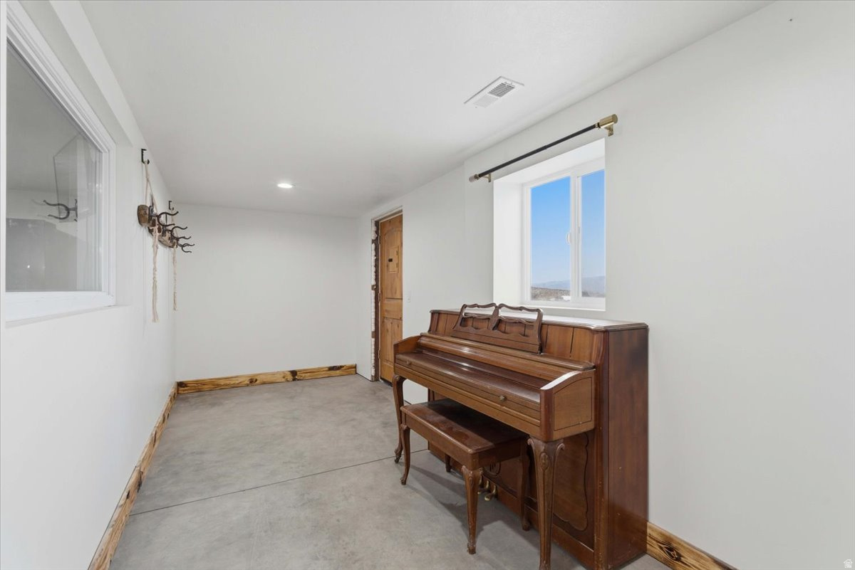 BRODIE CALDER - Residential