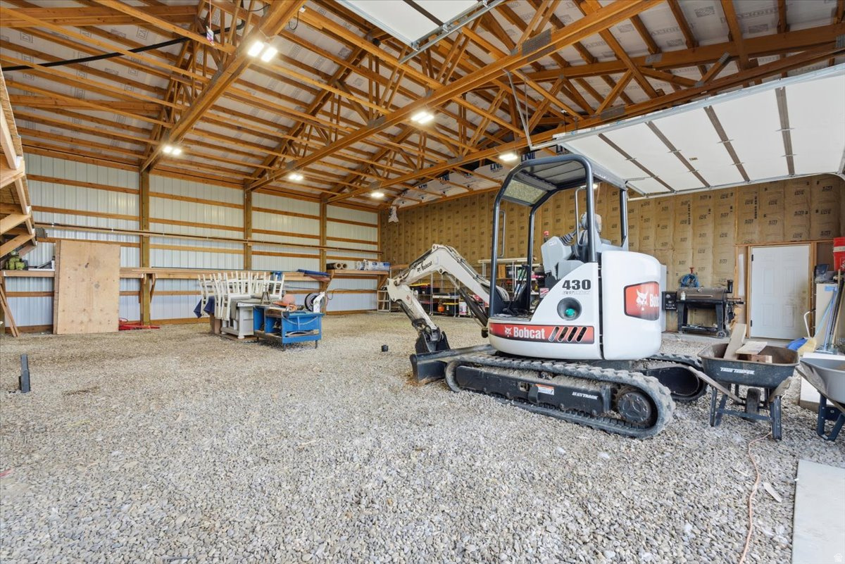 BRODIE CALDER - Residential