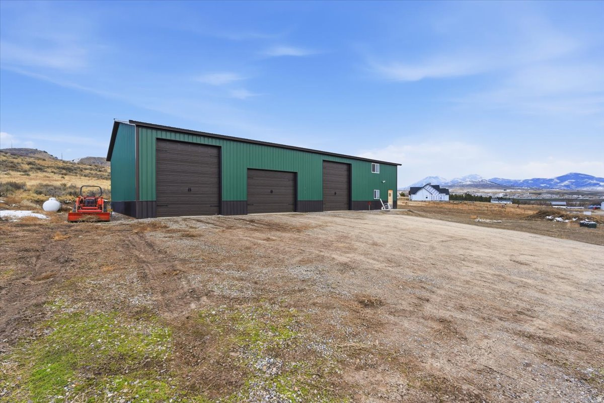 BRODIE CALDER - Residential