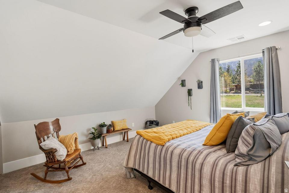 MOUNTAIN VIEW EST 3 - Residential