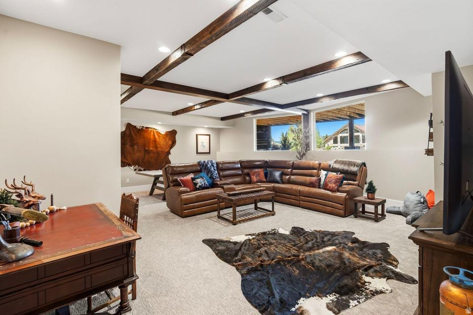 MOUNTAIN VIEW EST 3 - Residential