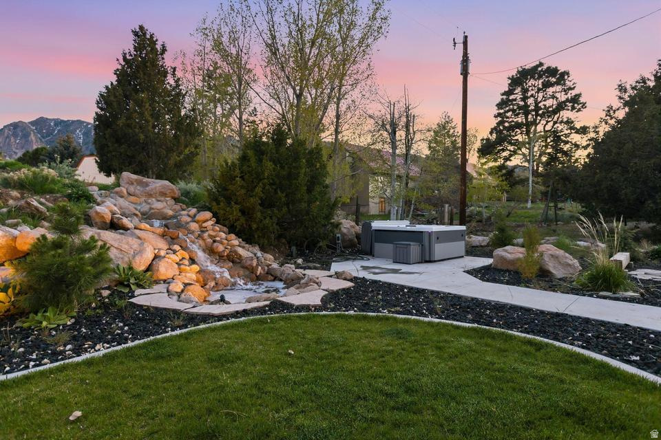 MOUNTAIN VIEW EST 3 - Residential