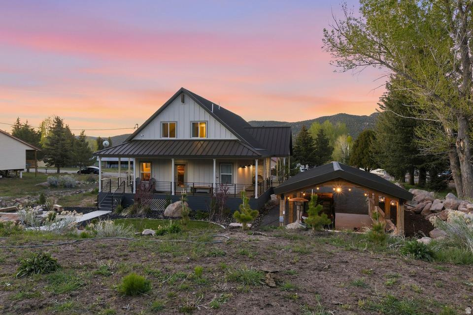 MOUNTAIN VIEW EST 3 - Residential