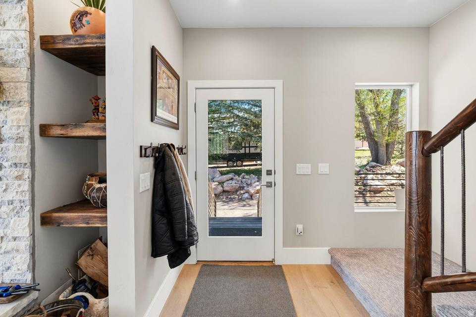 MOUNTAIN VIEW EST 3 - Residential