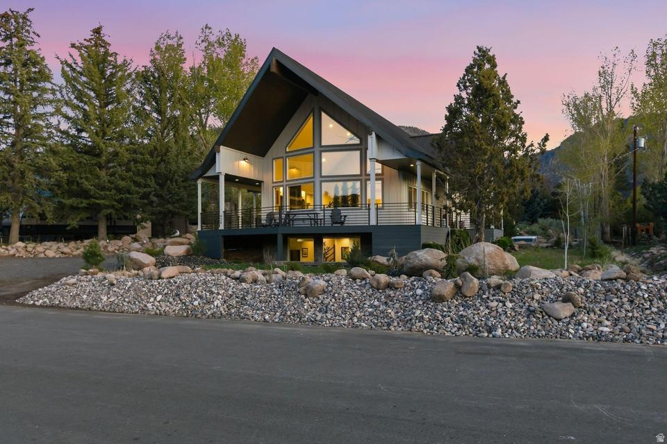 MOUNTAIN VIEW EST 3 - Residential