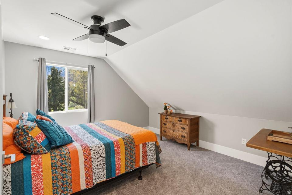 MOUNTAIN VIEW EST 3 - Residential
