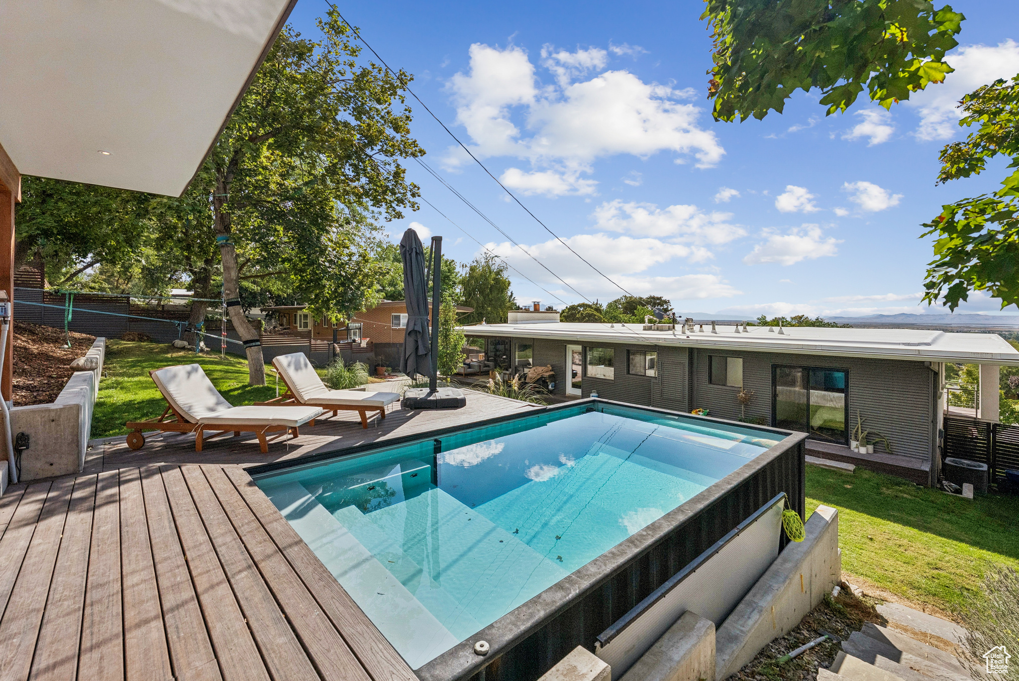CRESTWOOD SUB - Residential