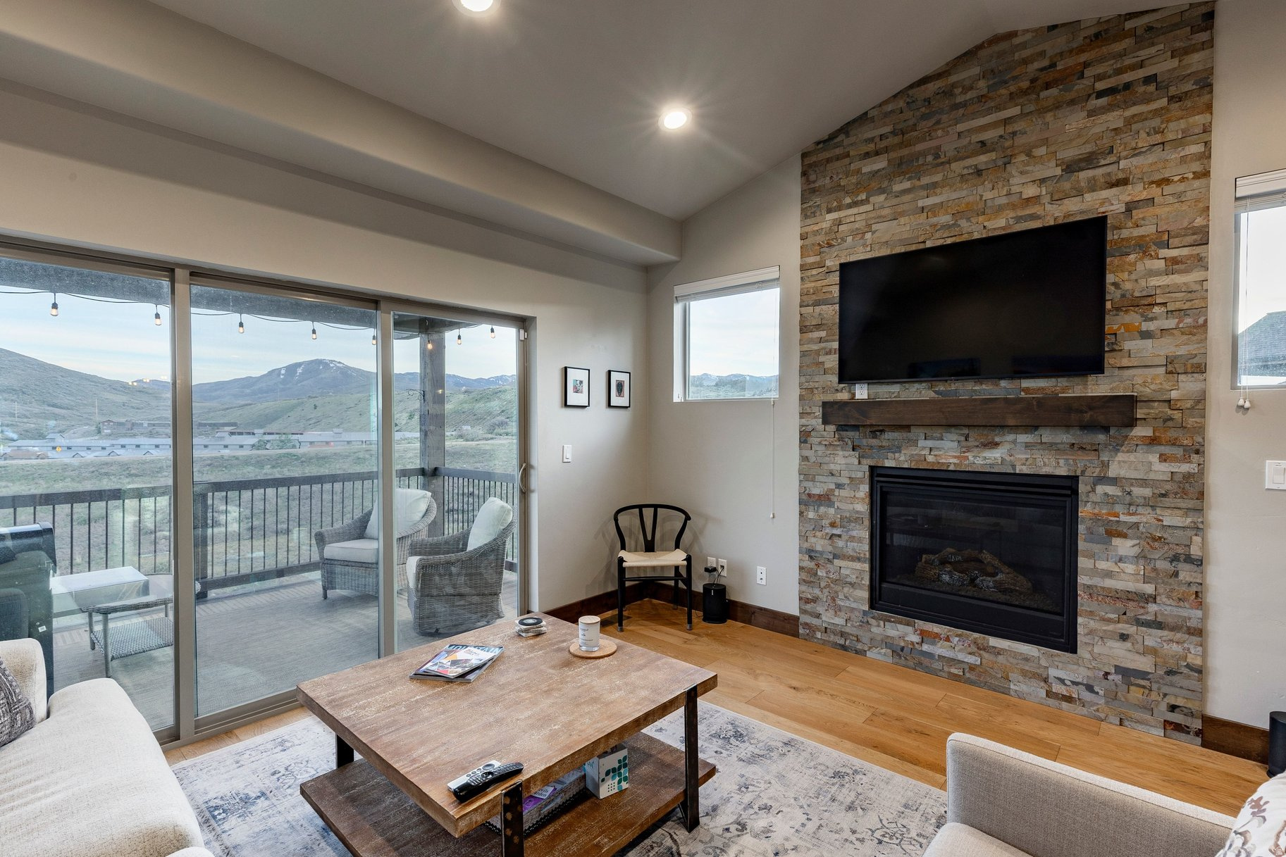 BLACK ROCK RIDGE - Residential