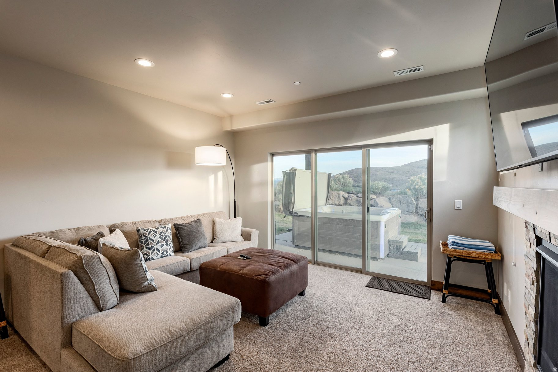 BLACK ROCK RIDGE - Residential