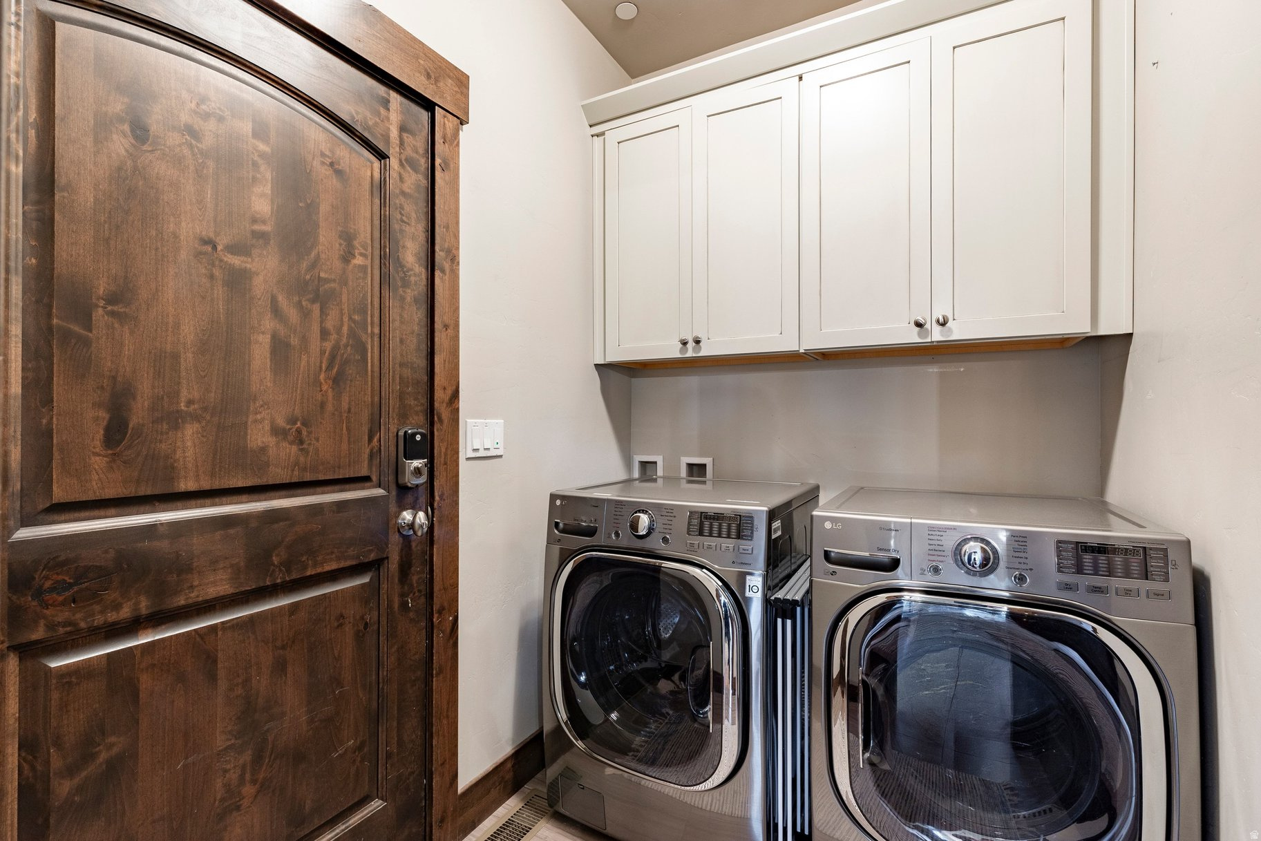 BLACK ROCK RIDGE - Residential