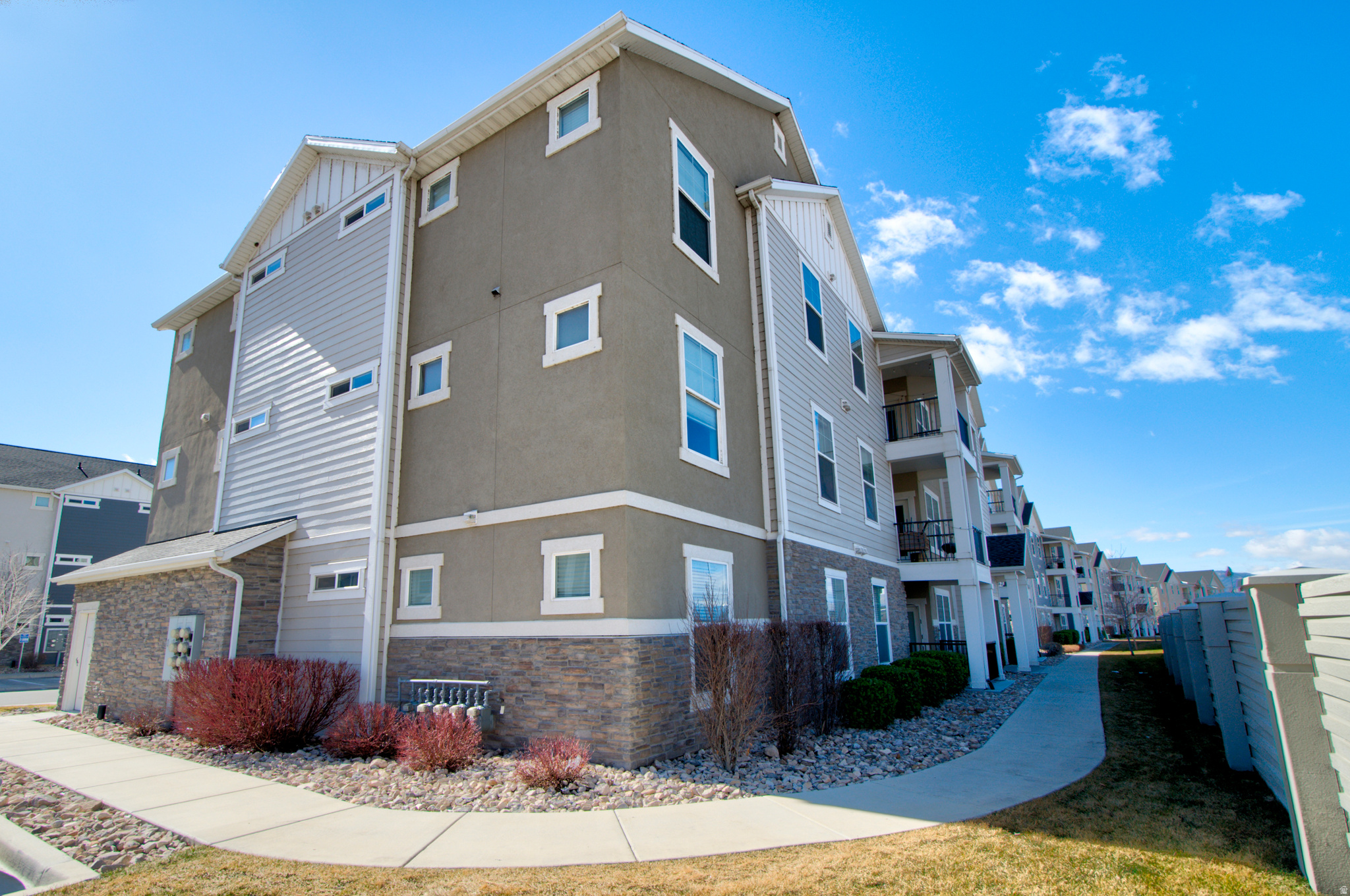 WATERS EDGE - Residential