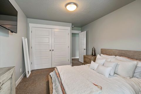 Tiny photo for 2052 W PHILLIPS ST, Kaysville, UT 84037 (MLS # 2144026)