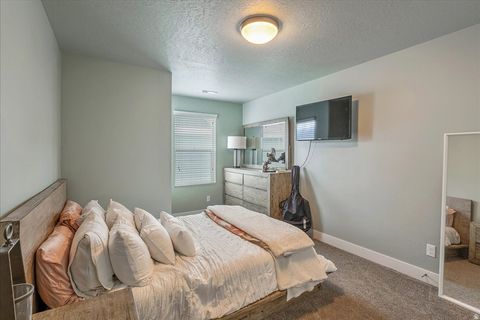 Tiny photo for 2052 W PHILLIPS ST, Kaysville, UT 84037 (MLS # 2144026)