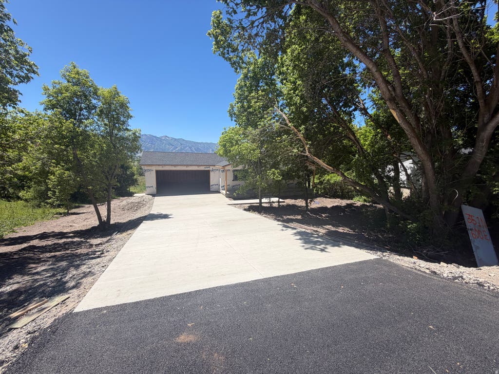 Photo of 351 N 600 E, Hyrum, UT 84319 (MLS # 2174296)