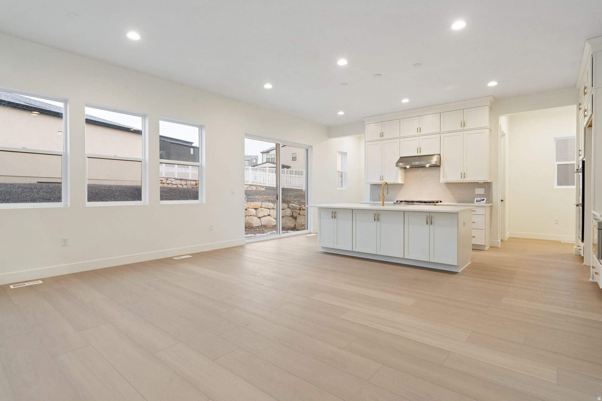 WESTLAKE VISTAS - Residential