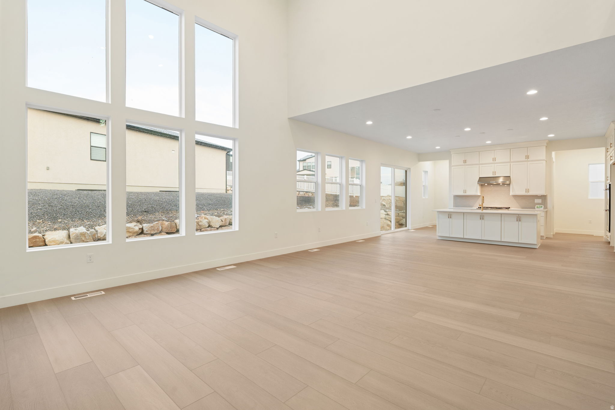 WESTLAKE VISTAS - Residential