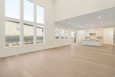 Tiny photo for 447 N PINNACLE LN #25, Saratoga Springs, UT 84045 (MLS # 2144221)