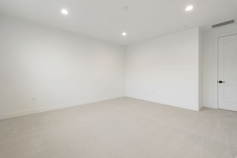 Tiny photo for 447 N PINNACLE LN #25, Saratoga Springs, UT 84045 (MLS # 2144221)