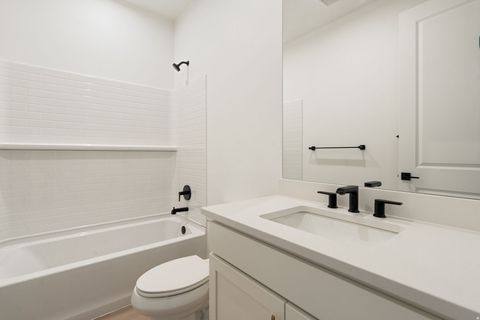 Tiny photo for 447 N PINNACLE LN #25, Saratoga Springs, UT 84045 (MLS # 2144221)