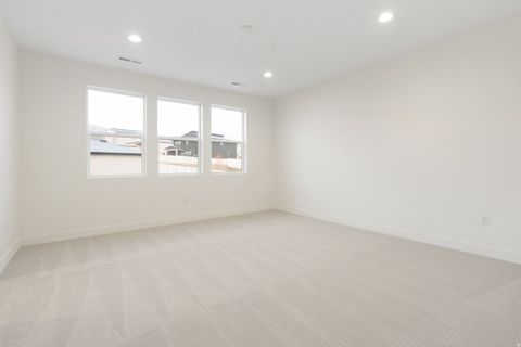 Tiny photo for 447 N PINNACLE LN #25, Saratoga Springs, UT 84045 (MLS # 2144221)