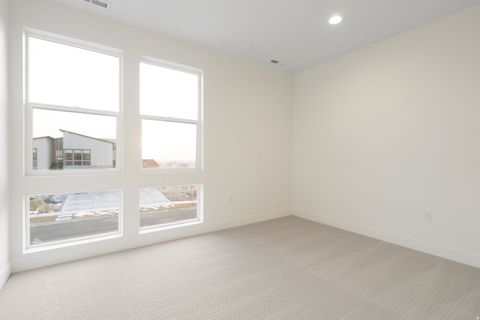 Tiny photo for 447 N PINNACLE LN #25, Saratoga Springs, UT 84045 (MLS # 2144221)