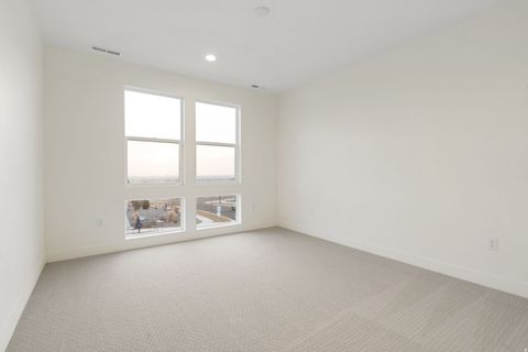 Tiny photo for 447 N PINNACLE LN #25, Saratoga Springs, UT 84045 (MLS # 2144221)