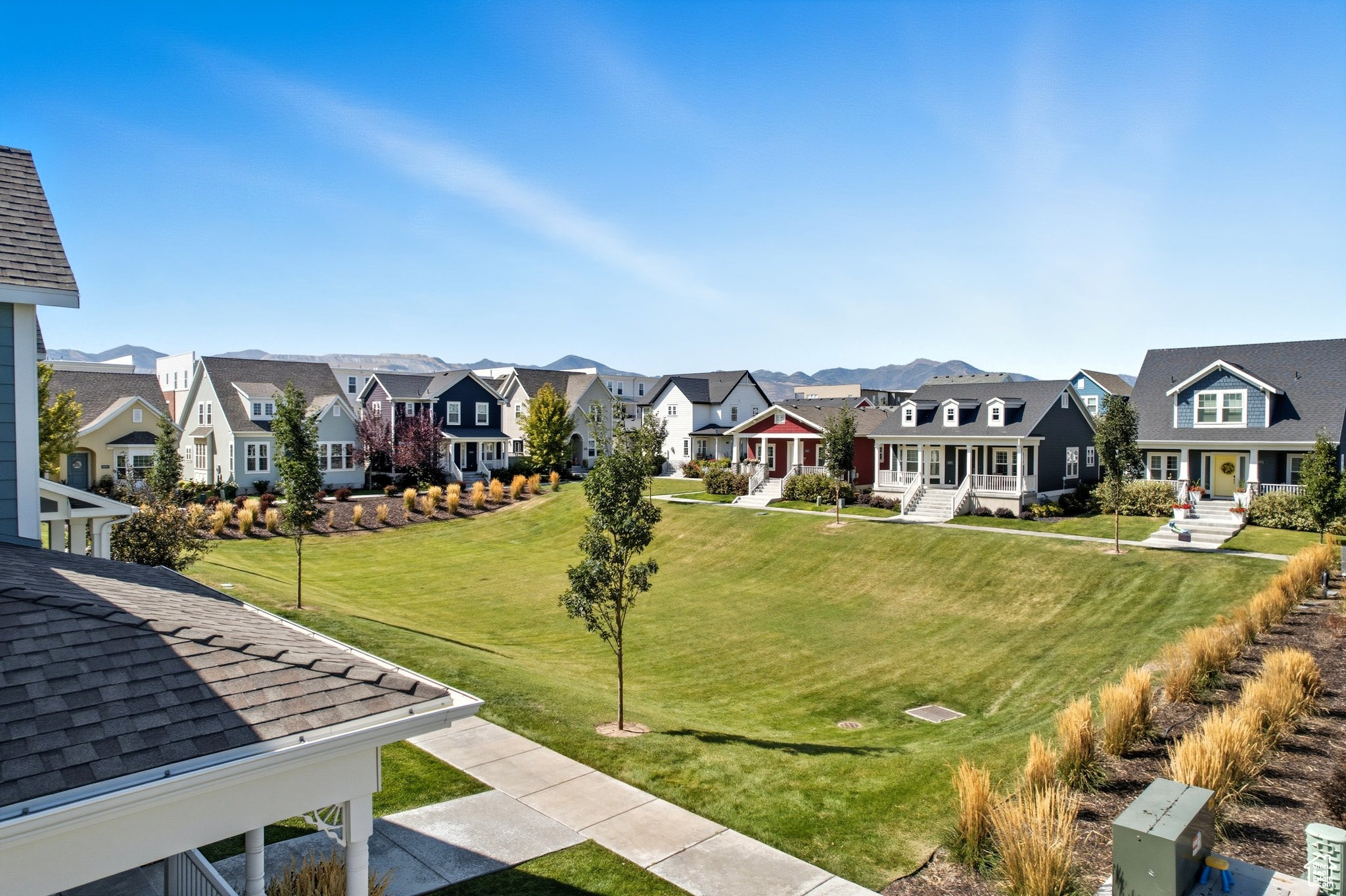 DAYBREAK - Residential