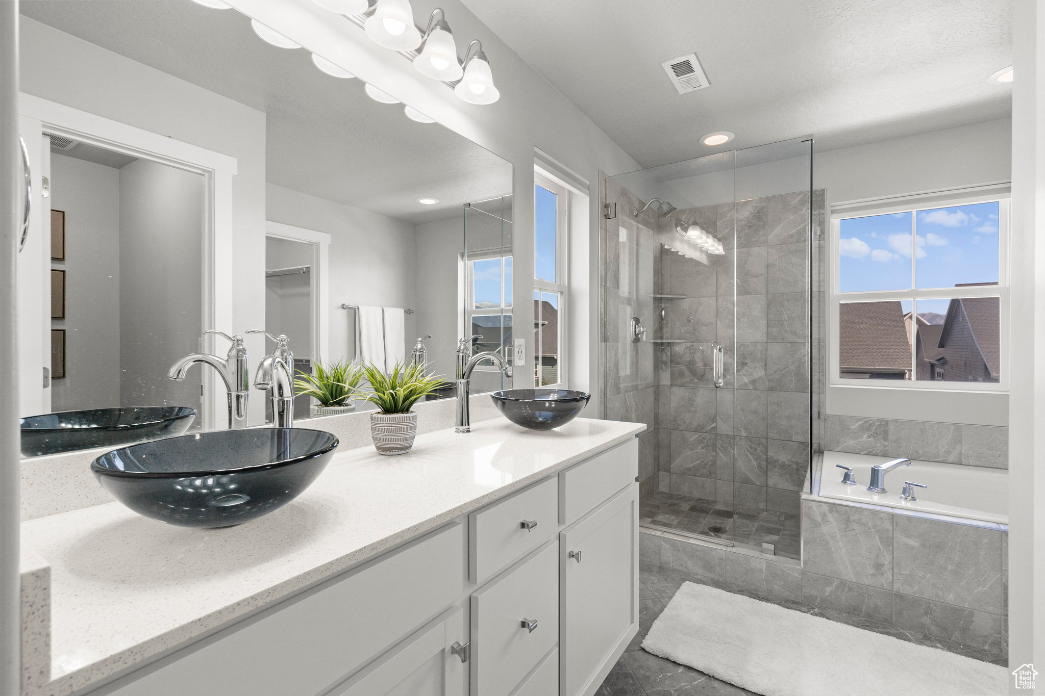 DAYBREAK - Residential