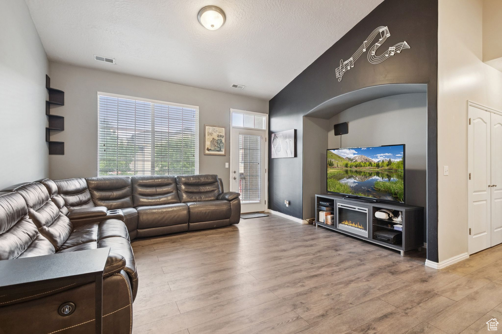 COVENTRY AT FOXBOR0 - Residential