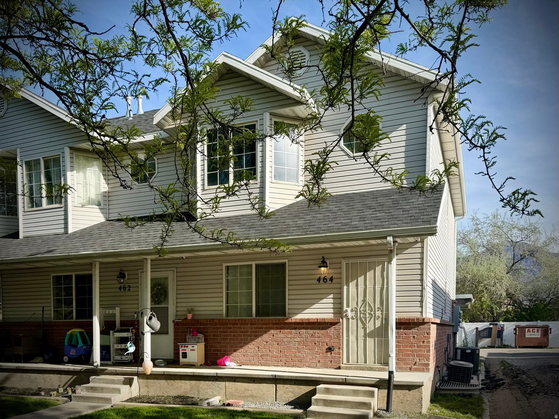 VICTORIAN ESTATES - Residential