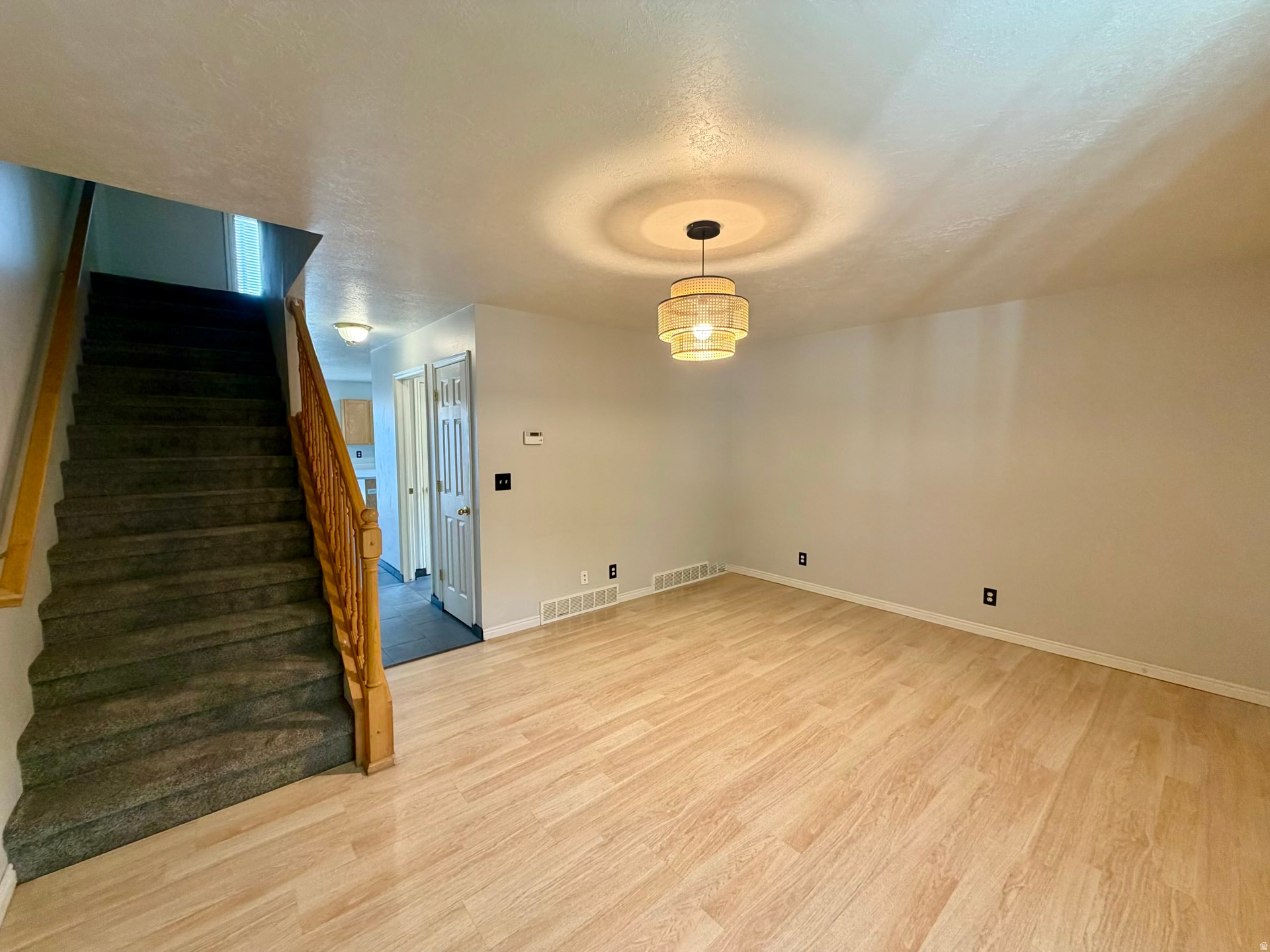 VICTORIAN ESTATES - Residential