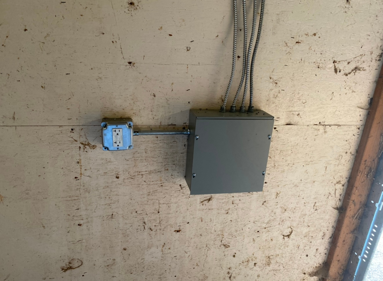 THE RANCHES MINOR SUB - Land