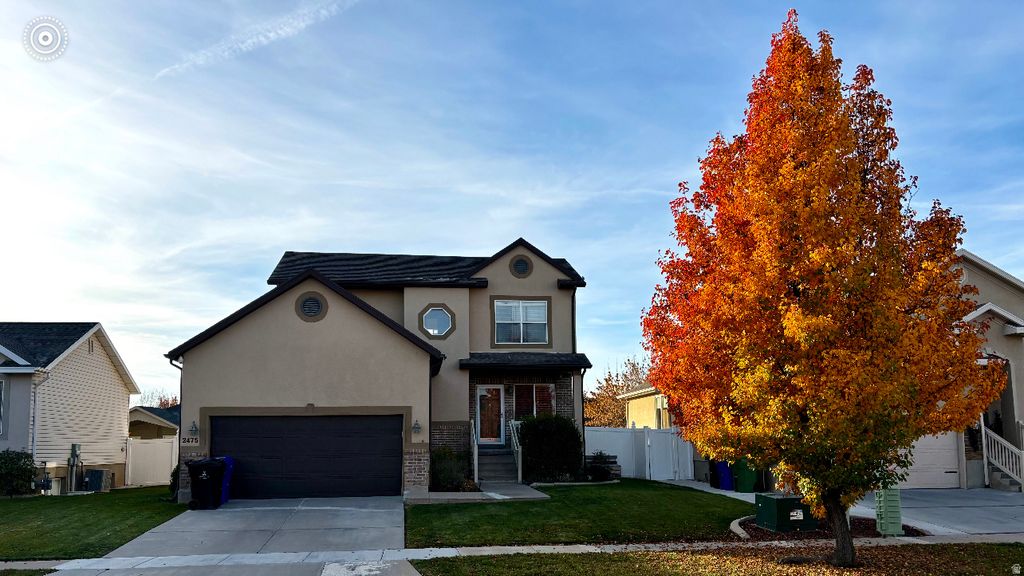 Photo of 2475 CRAIG LN, Syracuse, UT 84075 (MLS # 2136732)