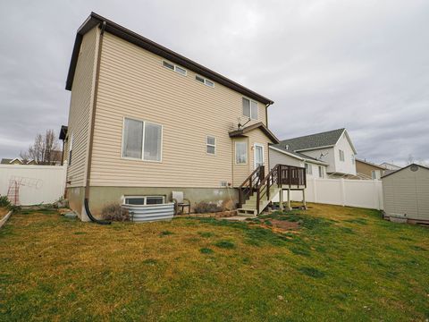 Tiny photo for 2475 CRAIG LN, Syracuse, UT 84075 (MLS # 2136732)